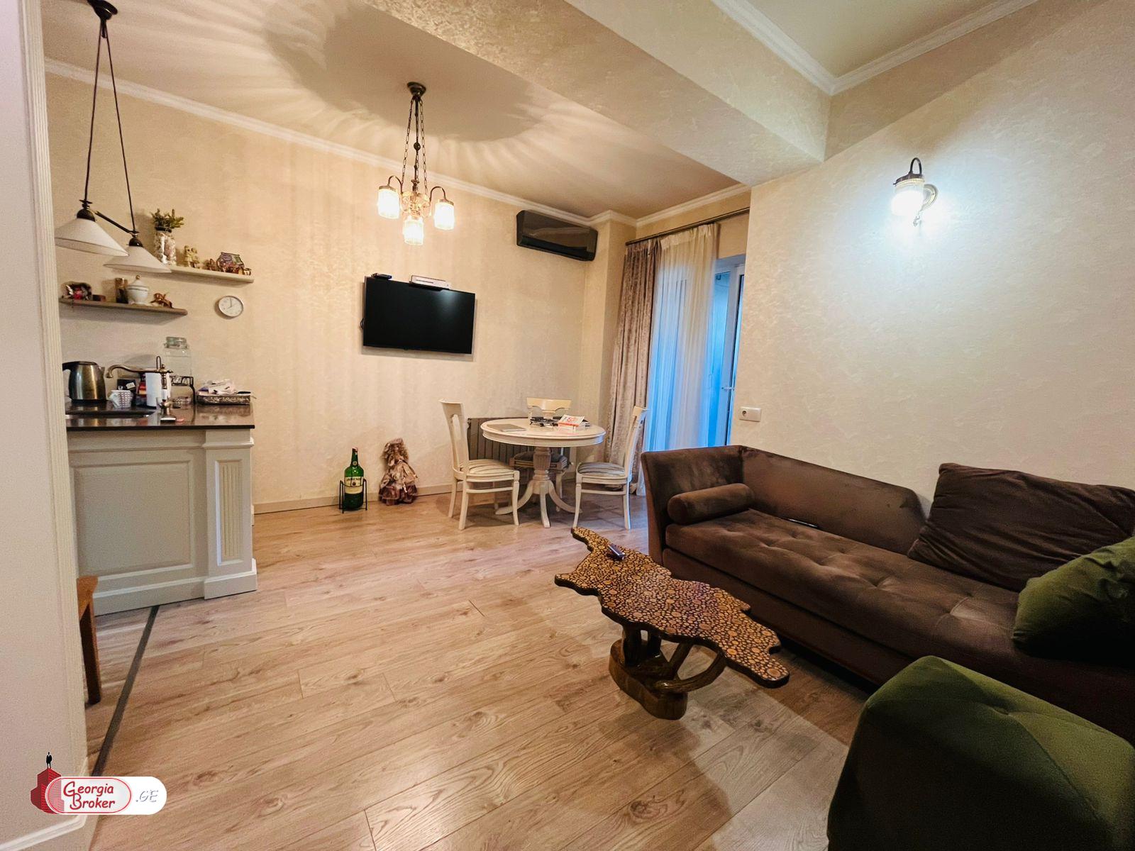 продается квартира с новым ремонтом 3-комнаты